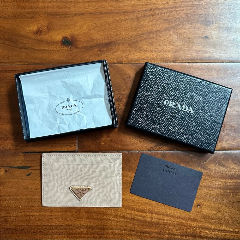 🆕 Authentic Rare Prada Saffiano Leather Nude Card Holder with Box